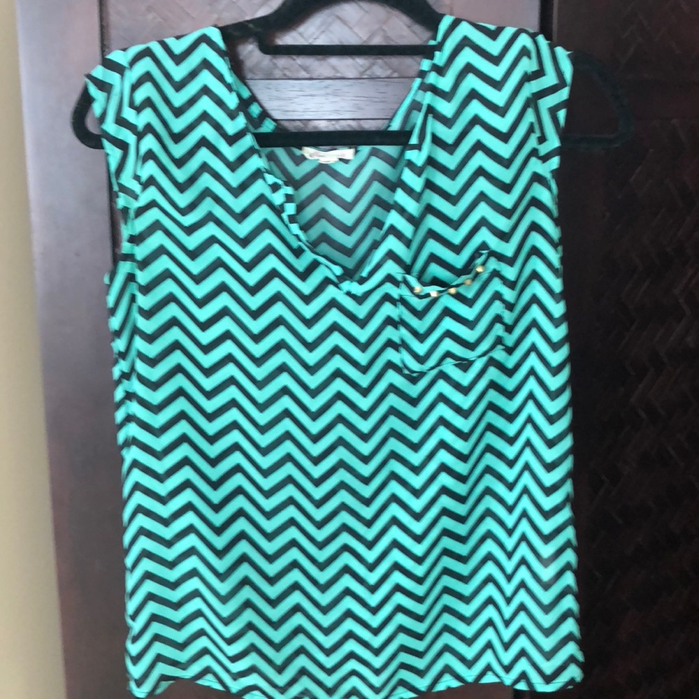 Chevron top